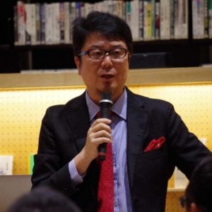 ナレッジネットワーク株式会社 代表取締役社長/ 名古屋大学客員教授総務省地域情報化アドバイザー、内閣官房シェアリングエコノミー伝道師など政府の施策の支援を行いながら、自らも一般社団法人日本デジタルトランスフォーメーション推進協会を設立し行政や産業界のアップデートを行う。全国で3000回以上の講演、セミナーなどの登壇実績がある社会のデジタル化分野でリーダー的な役割を担う。2006年には日本初のフルインターネット大学であるサイバー大学の設立に寄与し、自らも教授として教鞭をとる。次世代人材育成支援として、2003年よりNPO法人学生ネットワークWANの活動を開始。東海地区5大学による起業家育成プロジェクト「Tongali」においてもメンター、講師として参画する。