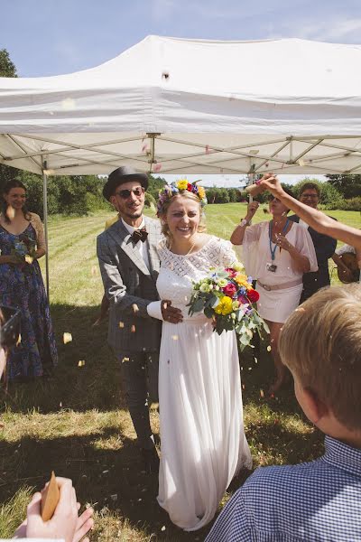 Fotógrafo de bodas Doris Fazekas (federn8posaunen). Foto del 11 de mayo 2019