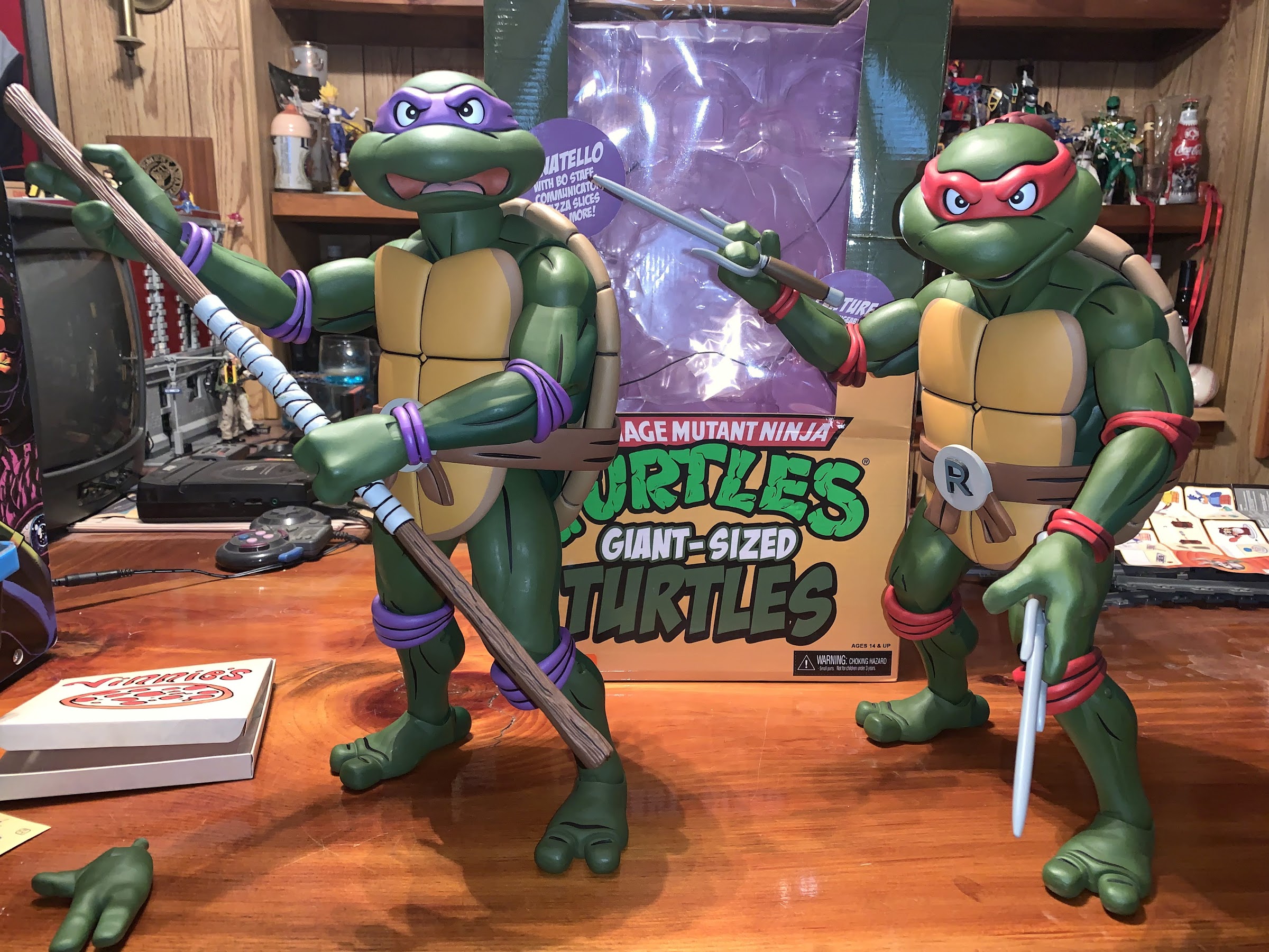 Teenage Mutant Ninja Turtles (Cartoon): Giant-Size Donatello 1:4 Scale  Action Figure