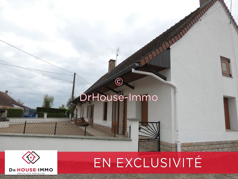 Vente maison 7 pièces 158 m² à L'Abergement-Sainte-Colombe (71370), 218 000 €