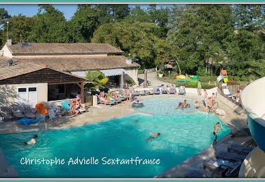 Maison avec piscine et terrasse 3