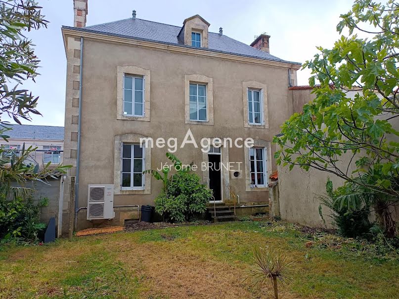 Vente maison 4 pièces 99 m² à Chantonnay (85110), 191 000 €