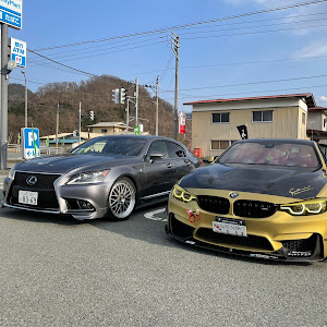 M4 クーペ F82