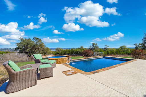 House with pool 2