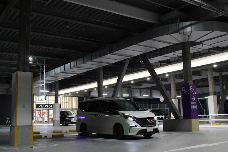 セレナのカメラに残された写真達…📸・AEON駐車場・ちょい悪風😎に関するカスタム事例の投稿画像4枚目
