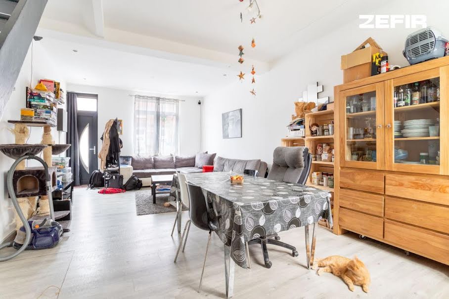 Vente maison 5 pièces 96 m² à Lille (59000), 200 000 €