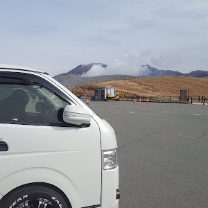 ハイエースバン TRH200V
