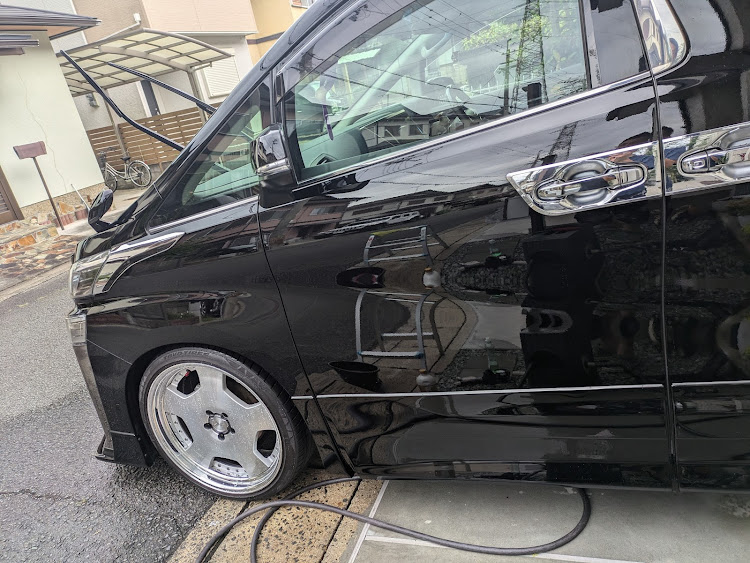 ヴェルファイアの洗車・雨が降りだしたに関するカスタム事例の投稿画像2枚目