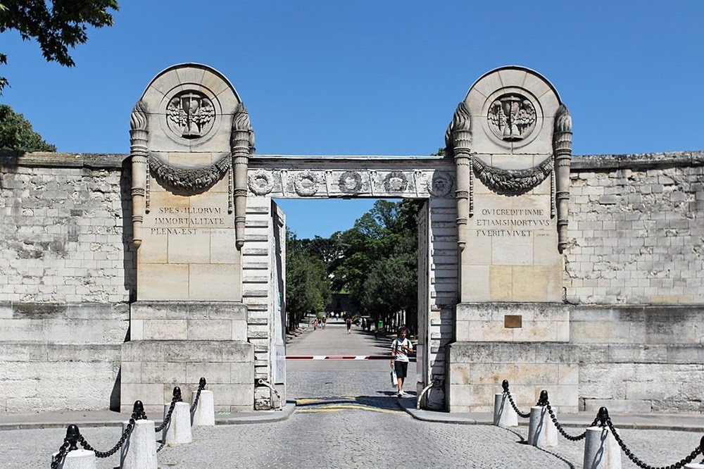 Père-Lachaise, onde os mortos nunca descansam