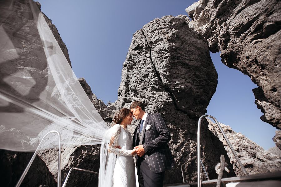 Fotógrafo de casamento Usein Khalilov (usein). Foto de 23 de fevereiro 2018