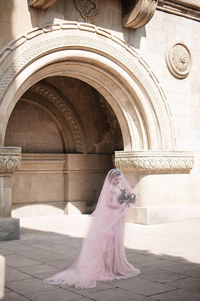 Fotógrafo de casamento Sveta Sukhoverkhova (svetasu). Foto de 4 de abril 2018