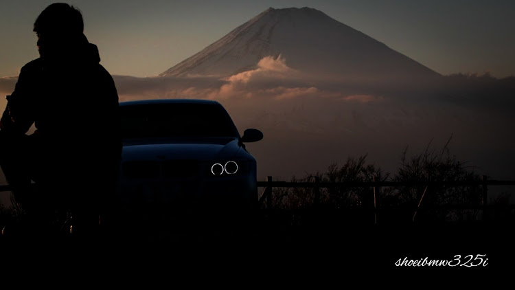 325i Mスポーツの3シリーズ セダン・BMW3シリーズ・ドライブ・マジックアワー・一眼に関するカスタム事例の投稿画像4枚目