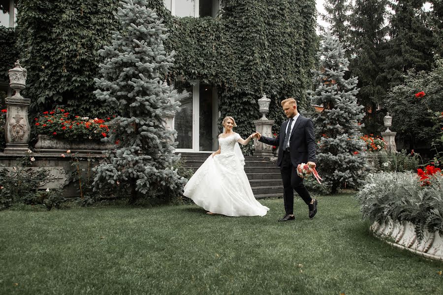 Wedding photographer Ekaterina Shmakova (nika-studio). Photo of 27 March 2022