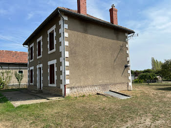maison à Pleuville (16)