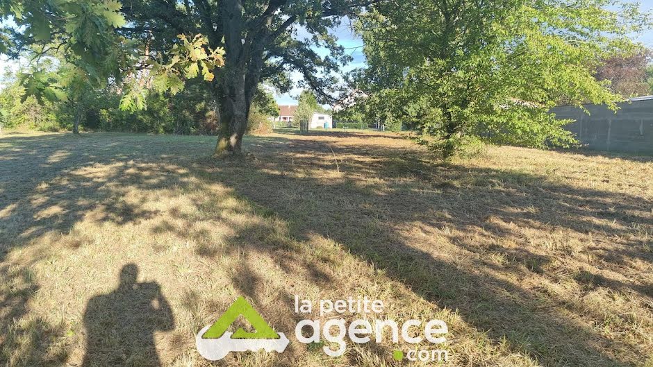 Vente terrain  1066 m² à Vierzon (18100), 40 000 €