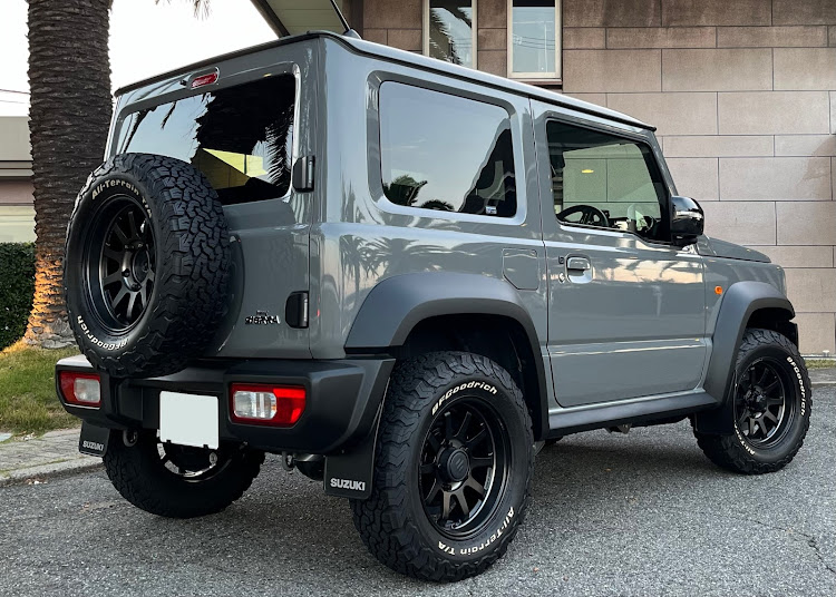ジムニーシエラのRAYS A-LAP・BF Goodrich ALL-Terrain T/A KO2・ジムニーシエラJB74に関するカスタム事例の投稿画像1枚目