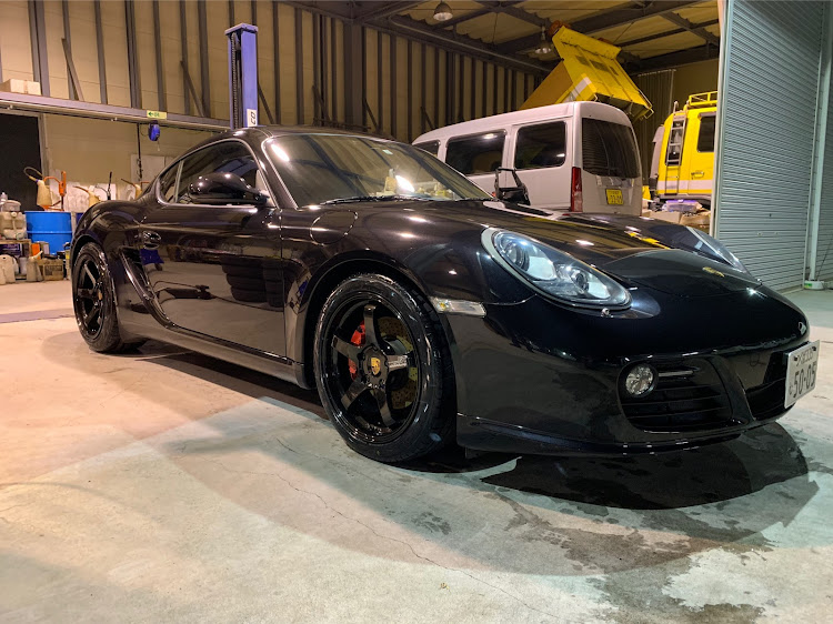 987ケイマンSの車高調整・マフラー交換・ホイール交換に関するカスタム事例の投稿画像1枚目