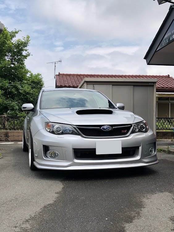 インプレッサ WRX STIのツライチ・ホイールに関するカスタム事例の投稿画像1枚目