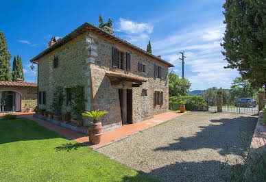 Farmhouse with garden 2