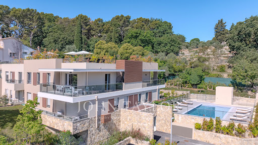Apartment with terrace and pool 2