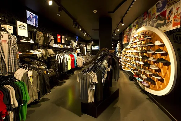 Lee & Vans Store photo 