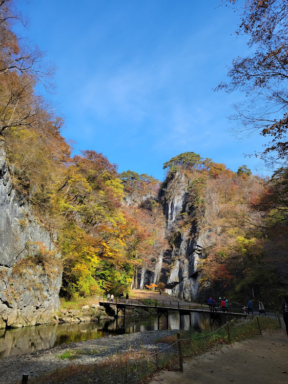 LSの愛車の一番好きな角度・右斜め前🚘️・紅葉🍁の良い季節・低そうで低くない少し低い車・11月もよろしくお願いしますに関するカスタム事例の投稿画像6枚目