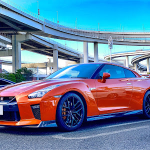 NISSAN GT-R