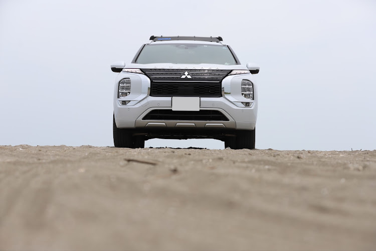 アウトランダーPHEVの三菱自動車・アウトランダー・アウトランダーPHEV・GN0W・新型アウトランダーPHEVに関するカスタム事例の投稿画像5枚目