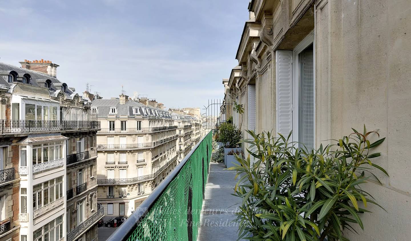 Apartment Paris 8th