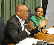 FILE IMAGE:  Jacob Zuma talks during a meeting with the Elders at Gallagher Estates in Midrand, with him is Lakela Kaunda.