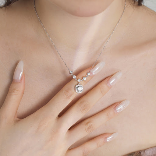 Title 4, Exquisite S925 Silver Round Zirconium Inlaid Ne...