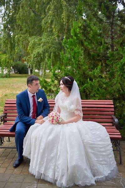 Fotógrafo de casamento Anzhella Starkova (starkova). Foto de 8 de setembro 2017