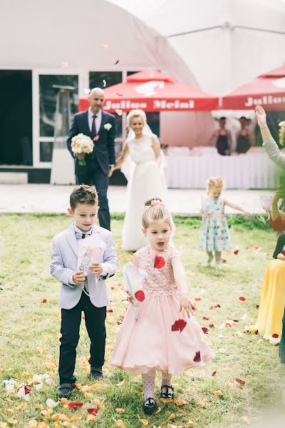 Fotógrafo de casamento Lola Alalykina (lolaalalykina). Foto de 26 de julho 2017