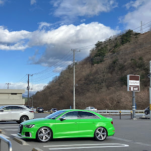 RS3 セダン