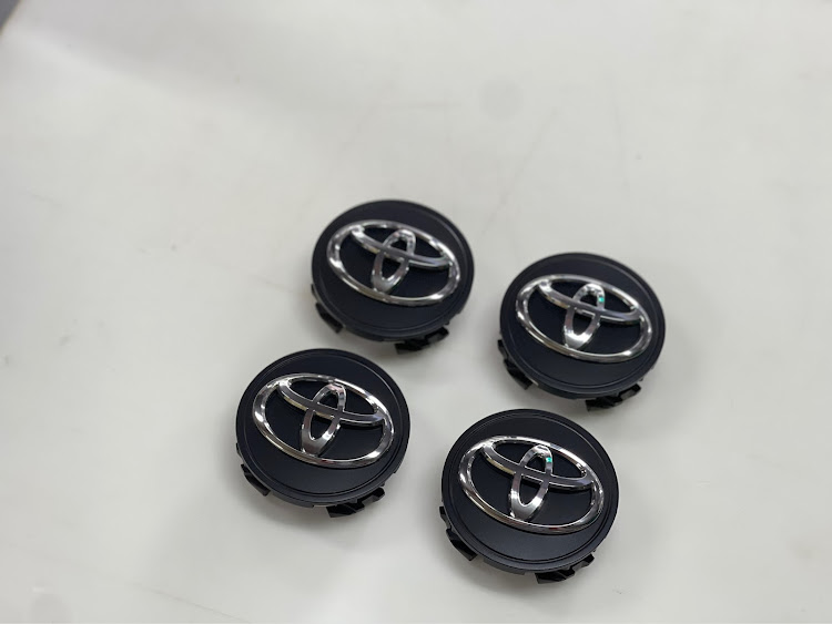 RAV4のRAV4乗りさんと繋がりたい・RAV4HYBRID・RAV4 カスタム・同じ車3台目・自己満足の世界に関するカスタム事例の投稿画像1枚目