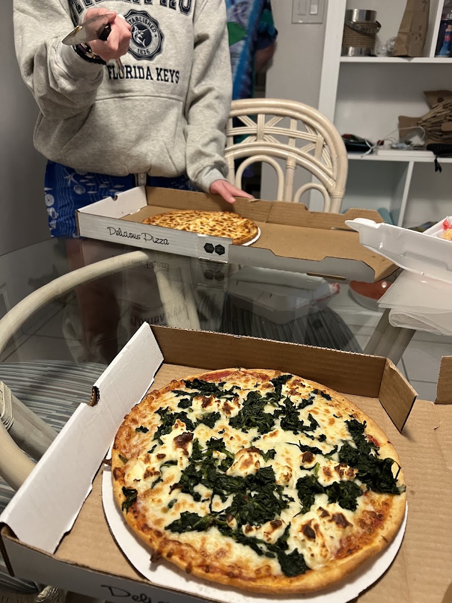 Gluten-Free Pizza at Driftwood Pizza, Pasta, & Subs