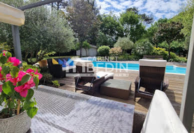 Maison avec piscine et terrasse 4