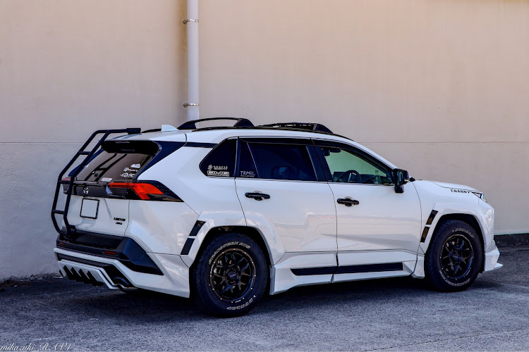 RAV4のTRD・street monster・GMGエアロ・グリルマーカー・TRMに関するカスタム事例の投稿画像2枚目