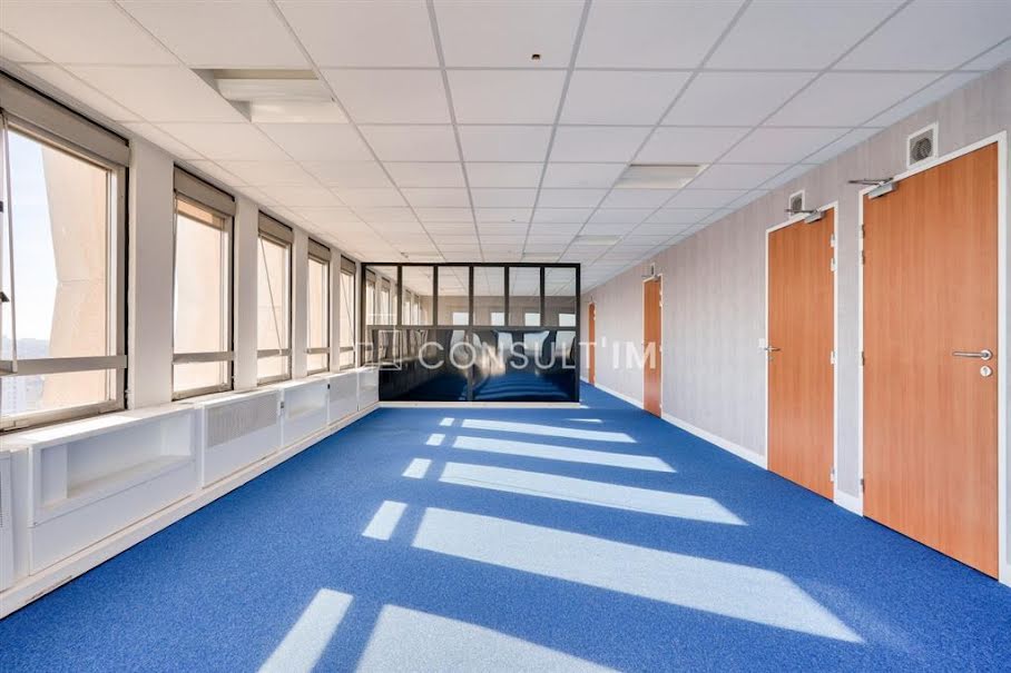 Location  locaux professionnels  405 m² à Paris 15ème (75015), 15 357 €