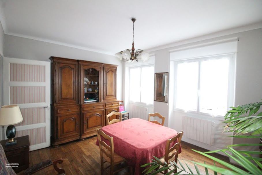 Vente maison 5 pièces 126 m² à Saint-Hilaire-du-Harcouët (50600), 152 000 €