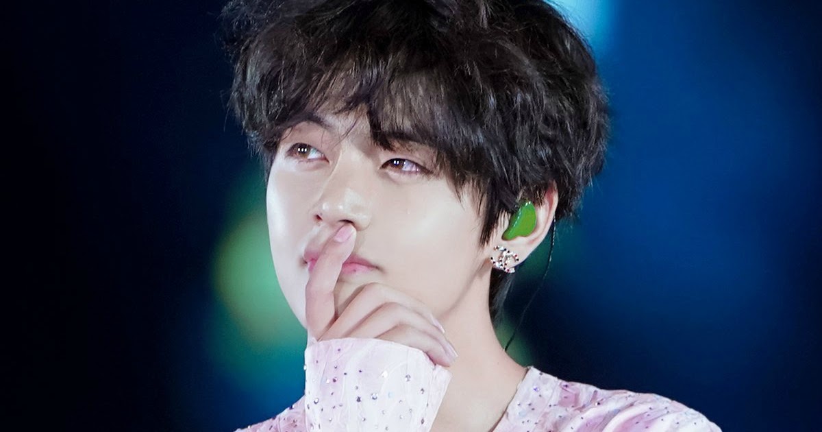 BTS V's Cute Hack For Covering Up His Blemish Boosts His Visual Even
