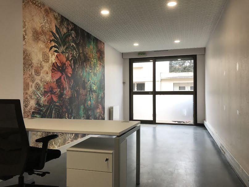 Location  locaux professionnels 5 pièces 137 m² à Louviers (27400), 430 450 500 €