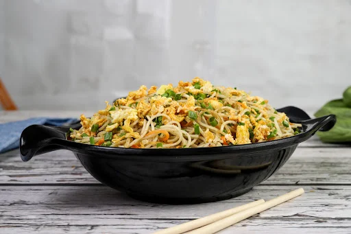 Egg Hakka Noodles