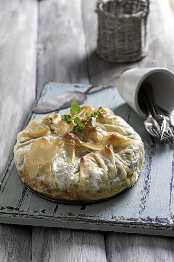 Feta & spinach pie (Spanakotiropita).