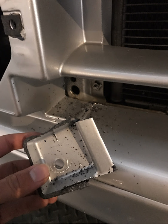 アルトのフロントバンパー交換・エアロ取付・HA12V・無加工スマホ撮りに関するカスタム事例の投稿画像5枚目