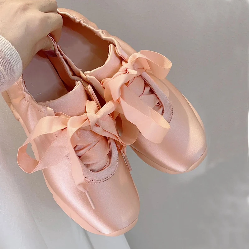 Ballerines argentées à lacets pour femmes