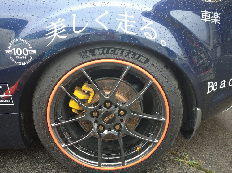 ロードスターのみんなでつくろうホイール図鑑・ミッキー・ミニー号に関するカスタム事例の投稿画像1枚目