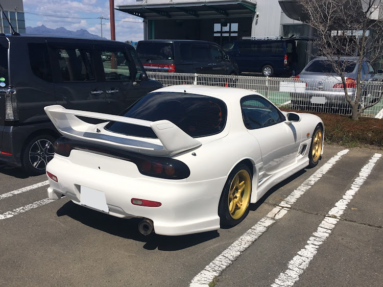 RX-7の板金修理・やっぱ自分の車が一番・C-WAST・龍星ぺぺろんに関するカスタム事例の投稿画像1枚目
