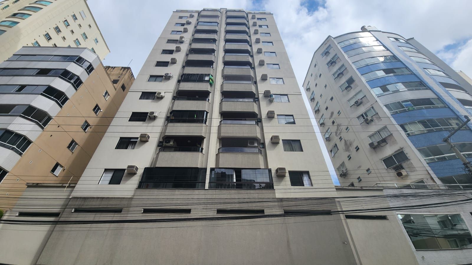 Apartamentos novos Pioneiros