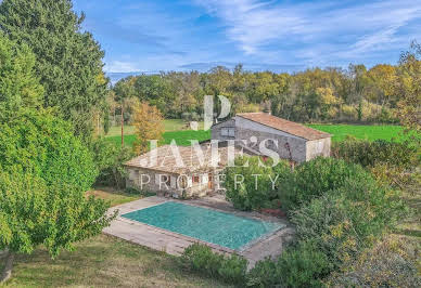 Maison avec piscine et terrasse 15